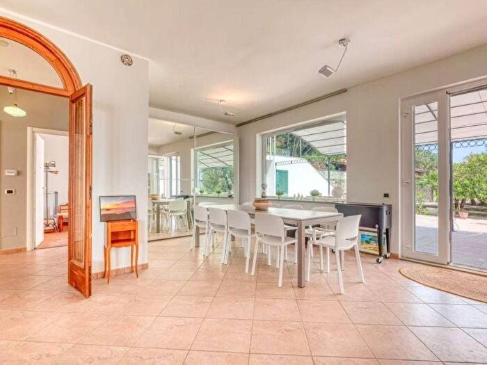 Casa quadrilocale in affitto in Cavia Regione Monti, Alassio