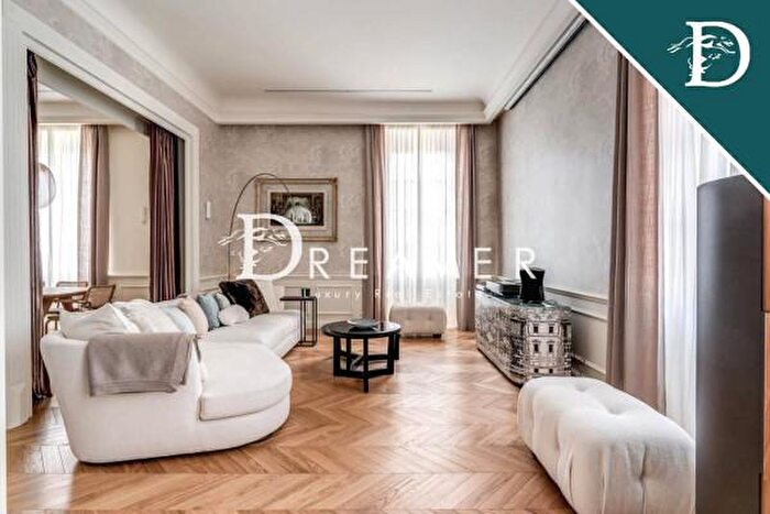 Appartamento con 6 locali in vendita in Via Frà Bartolomeo, Firenze