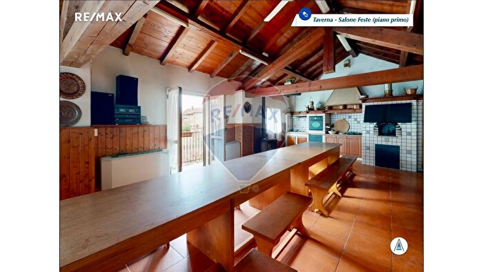 Casa con 12 locali in vendita in Piazza Santi Astanzio E Antoniano, Torrevecchia Pia