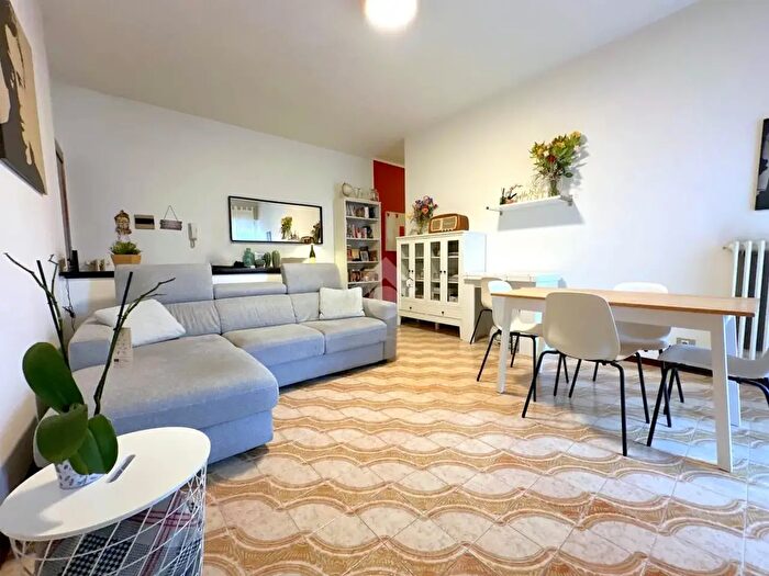 Appartamento trilocale in vendita in Via Arese, Caronno Pertusella