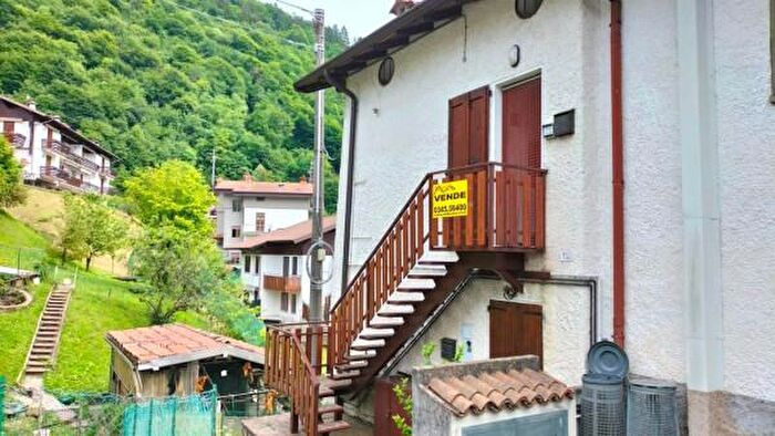 Casa quadrilocale in vendita in Via San Rocco, Serina