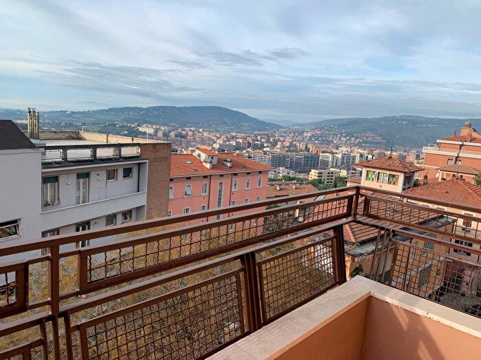 Appartamento trilocale in affitto in Via della Pescara, Centro, Perugia