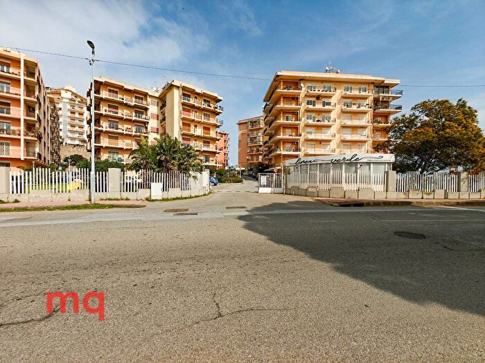 Appartamento trilocale in affitto in Strada Panoramica dello Stretto, Litoranea Panoramica, Messina