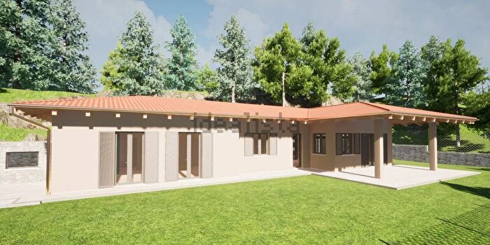 Casa con 6 locali in vendita in Ivrea