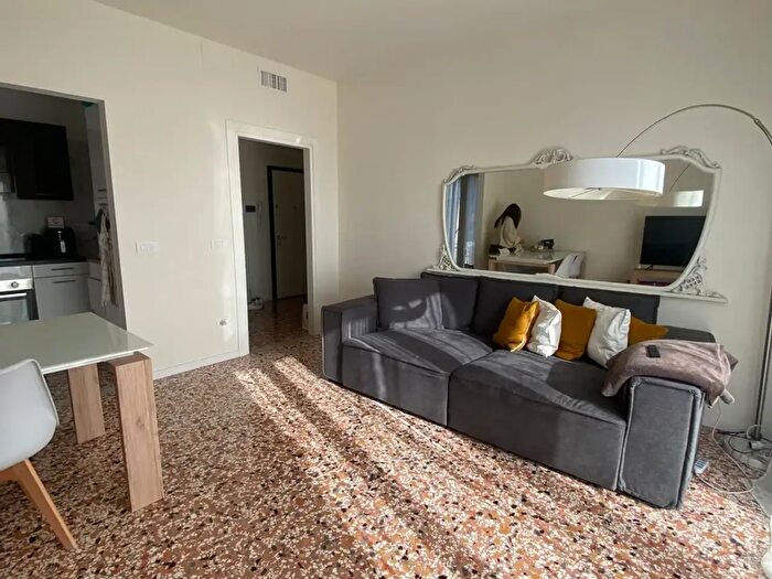 Appartamento trilocale in affitto in Via Cesare Battisti, Mogliano Veneto