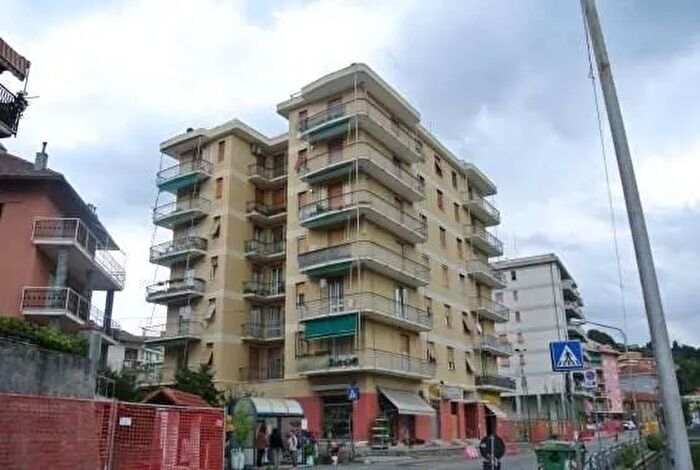 Appartamento quadrilocale in vendita in Via Giacomo Poirè SantOlcese, SantOlcese