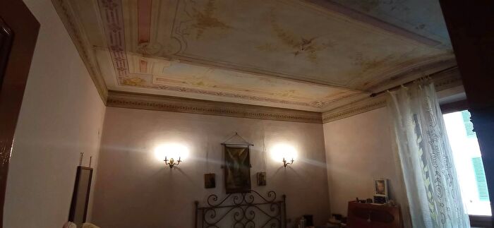 Appartamento con 14 locali in vendita in Pistoia, Pistoia