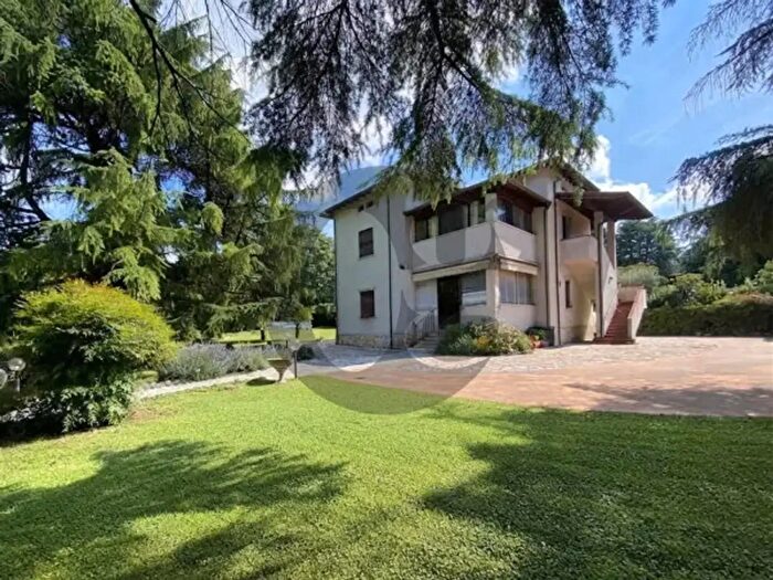 Casa con 6 locali in vendita in Via Marziale Cerutti, Lonato del Garda
