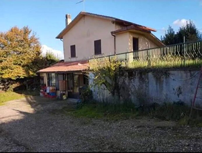 Casa quadrilocale in vendita in Località Buonrespiro, Orvieto