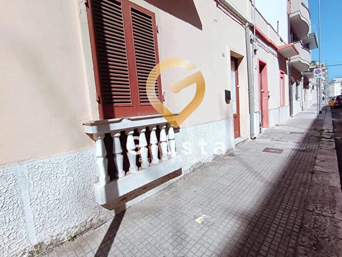 Casa trilocale in vendita in Via Umbria, Brindisi