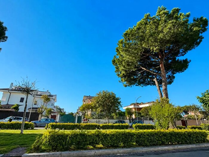 Appartamento bilocale in vendita in Via Tespi, Roma