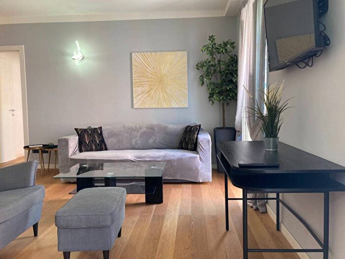 Appartamento bilocale in affitto in Corso di Porta Romana, Quadronno Crocetta, Milano