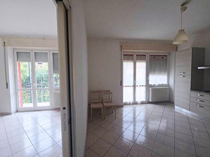 Appartamento trilocale in affitto in Via Francesco Anzani, Centro, Cantù