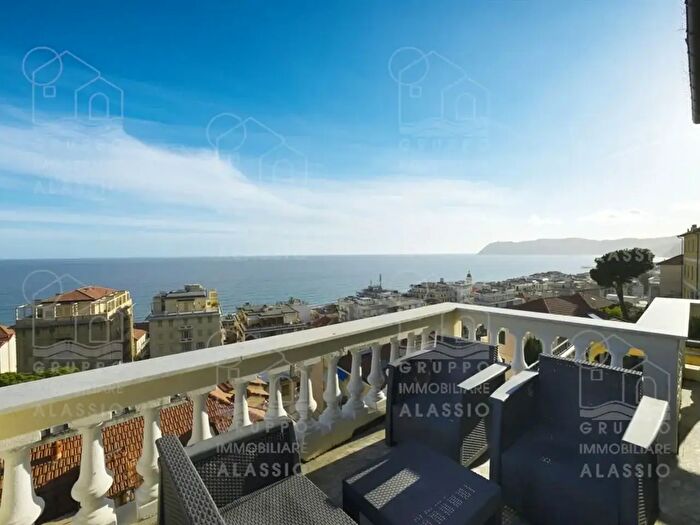 Appartamento con 5 locali in vendita in Via Solva, Alassio