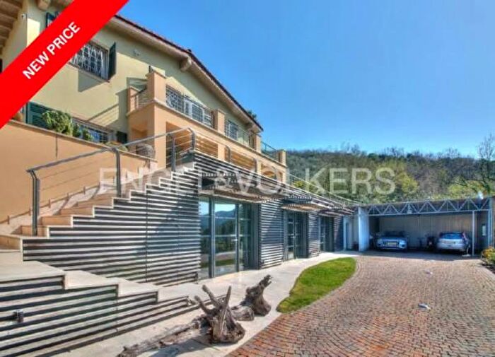 Casa con 6 locali in vendita in Via Ageno, Recco