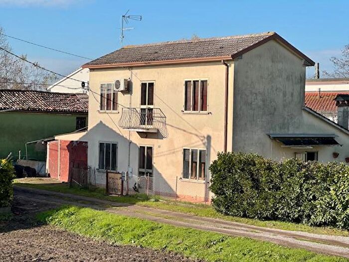 Casa trilocale in vendita in Giacciano Con Baruchella