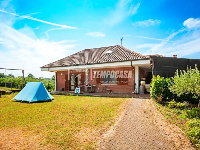 Casa con 5 locali in vendita in Via Novi, Pralormo