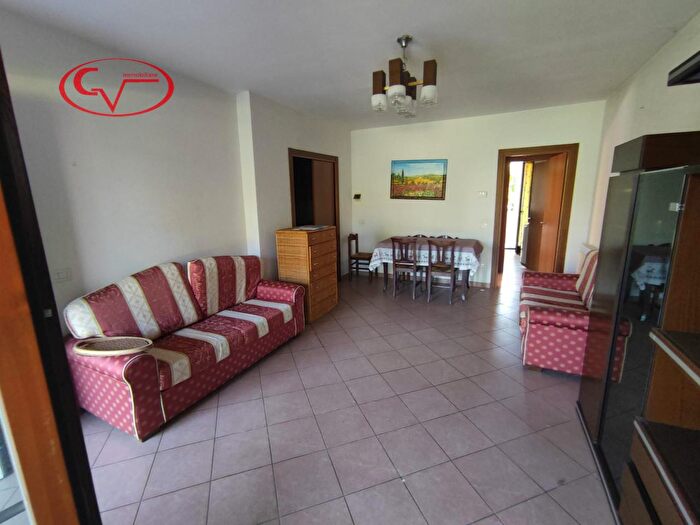 Appartamento bilocale in vendita in Via Leona, Bucine