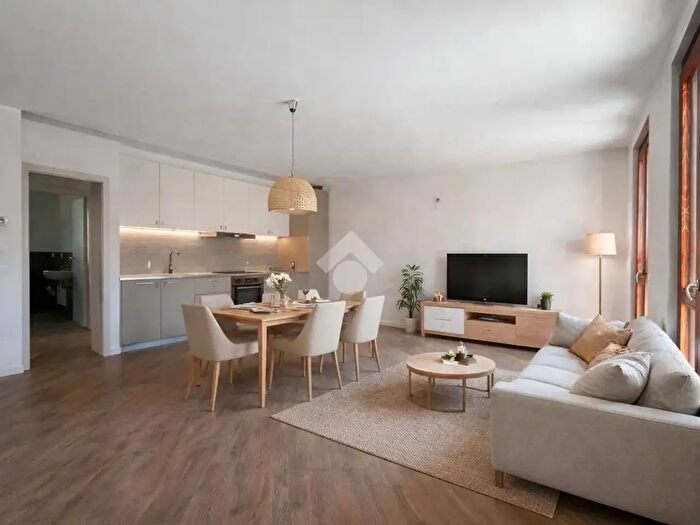 Appartamento trilocale in vendita in Via Guglielmo Marconi, Alzano Lombardo