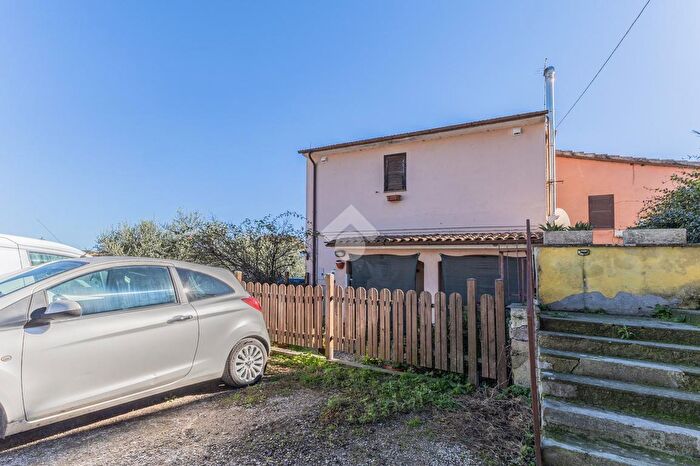 Casa trilocale in vendita in Via Casa Luzi, Vetralla