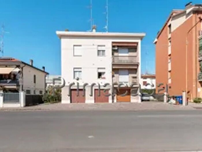 Appartamento quadrilocale in vendita in Via Colombo, Carpi