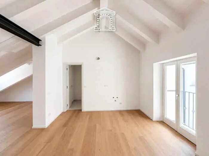 Appartamento con 5 locali in vendita in Via Valdirivo, Trieste
