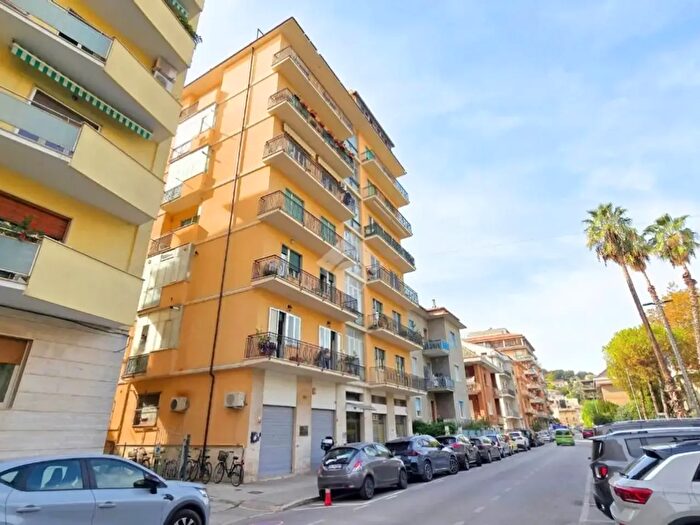 Appartamento quadrilocale in vendita in Via Simone Formentini, San Benedetto Del Tronto