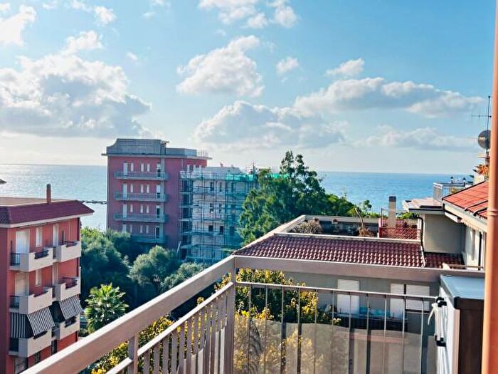 Appartamento bilocale in vendita in Largo Gallinara, San Bartolomeo Al Mare