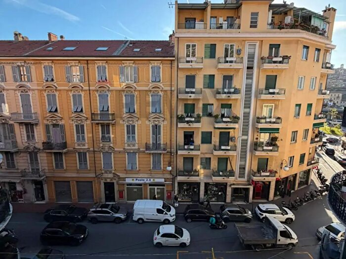 Appartamento con 5 locali in vendita in Ventimiglia