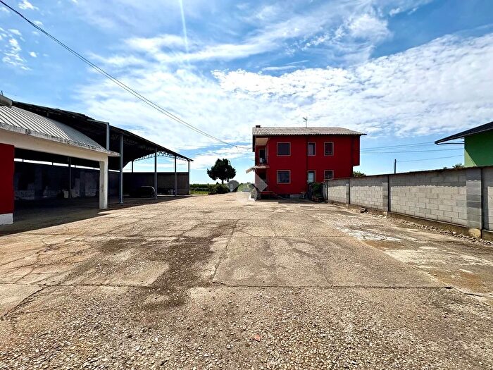 Appartamento quadrilocale in vendita in Strada Castagnole, Carignano