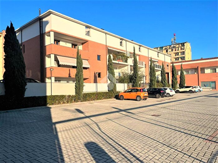 Appartamento quadrilocale in vendita in Via Francesco De Pinedo, Firenze