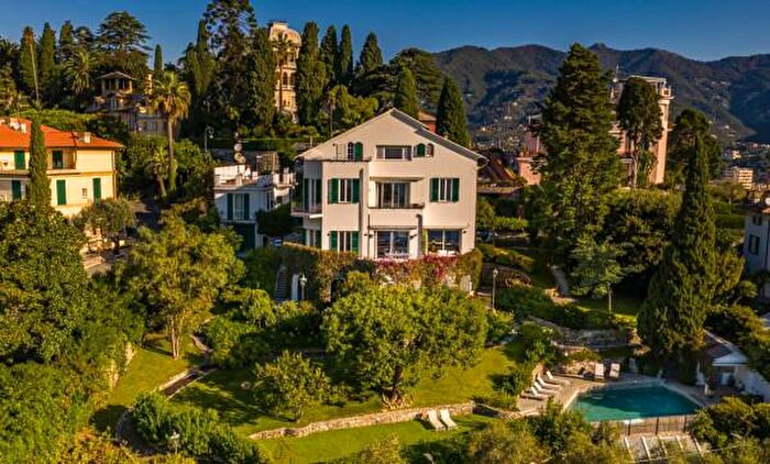 Casa con 6 locali in affitto in Via Aurelia Ponente, Rapallo