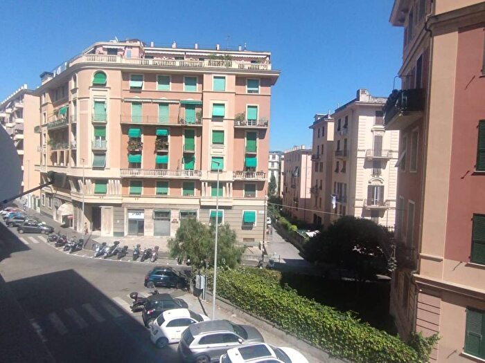 Appartamento quadrilocale in affitto in Via Trento, Albaro, Genova