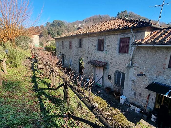 Casa con 6 locali in vendita in Strada Provinciale, Coreglia Antelminelli