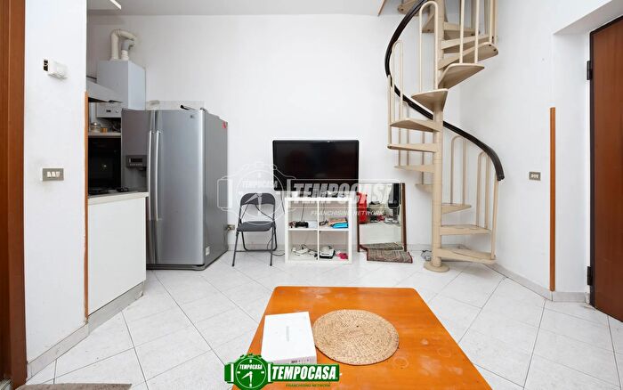 Appartamento bilocale in vendita in Via Rasini, Cavenago Di Brianza