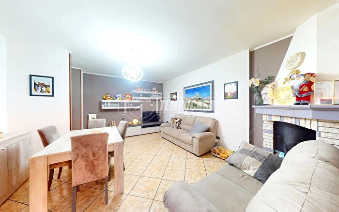 Appartamento trilocale in vendita in Via Giovanni Gentile, San Cesario Di Lecce