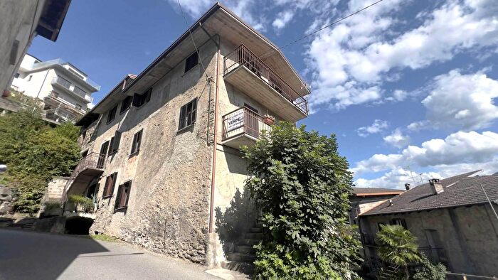 Casa con 10 locali in vendita in Via XXV Aprile, Berbenno Di Valtellina