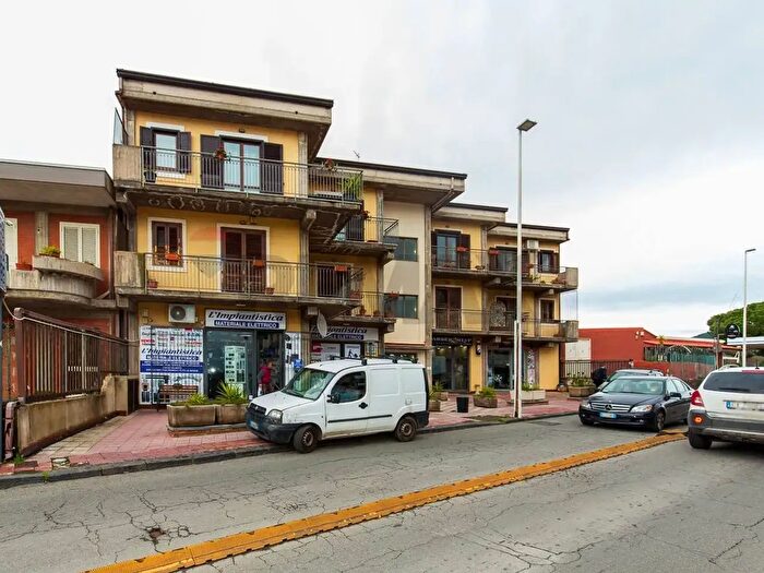 Appartamento con 5 locali in vendita in Via Nicolosi, Belpasso