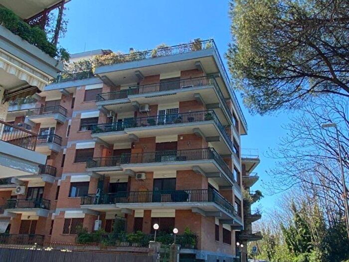 Appartamento con 6 locali in affitto in Via Pietro Mascagni, Africano Villa Chigi, Roma