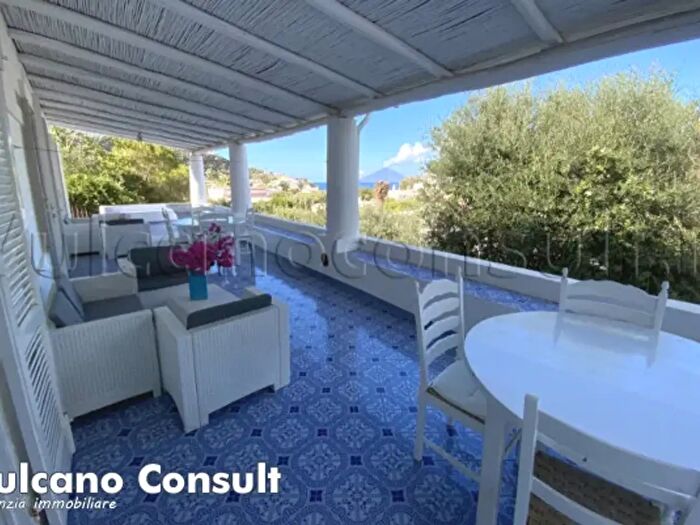 Casa quadrilocale in vendita in Strada Comunale Nuova Chiesa, Lipari