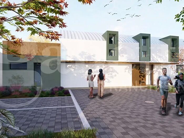 Appartamento trilocale in vendita in Via Toscana, Bologna