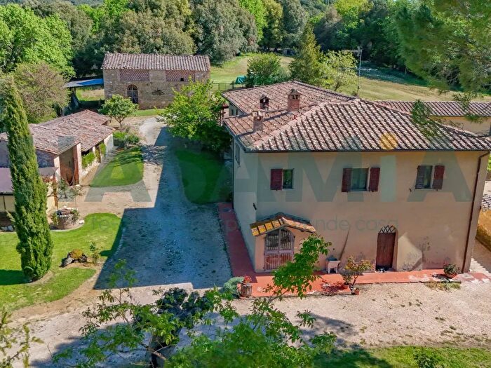Casa con 11 locali in vendita in Sp, Sovicille