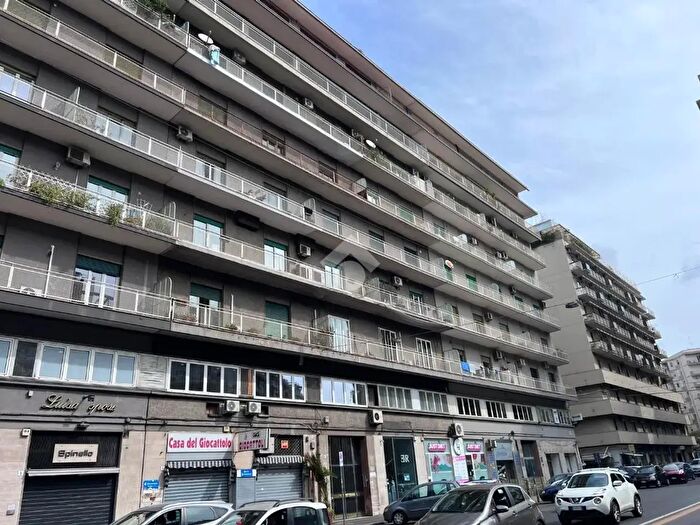 Appartamento quadrilocale in affitto in Piazza Lodovico Ariosto, Catania