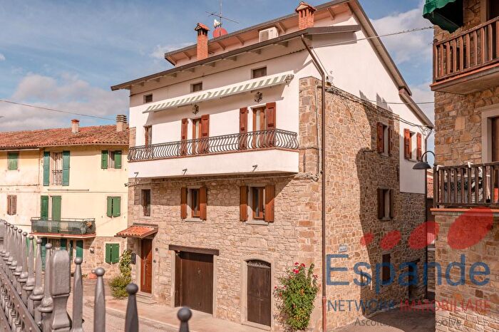 Casa con 7 locali in vendita in Via della Piazza, Castiglione Dei Pepoli