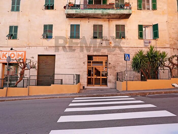 Appartamento bilocale in vendita in Via Donghi B, Genova