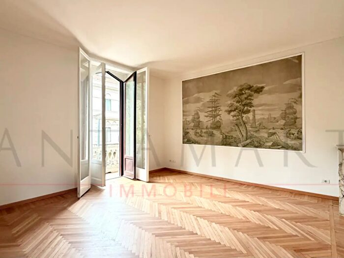 Appartamento quadrilocale in affitto in Via Valcava, Milano