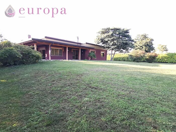 Casa quadrilocale in vendita in Via Mazzini, Roveredo In Piano