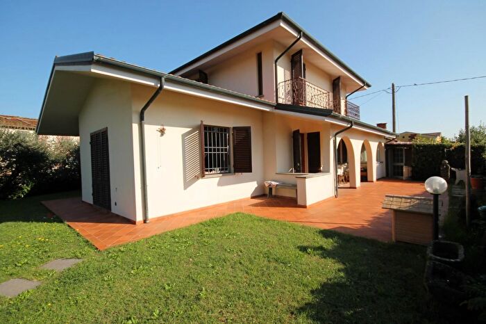 Casa con 9 locali in vendita in Ia Cavanis, Porcari