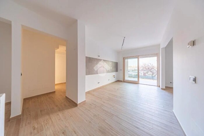 Appartamento quadrilocale in vendita in Via Casal Bianco, Guidonia Montecelio