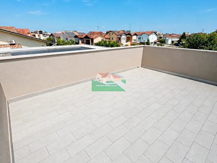 Appartamento con 5 locali in vendita in Via del Gattice, Ravenna